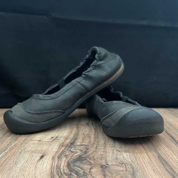 Women’s Keen Slip-On Shoes - Picture 2 of 9